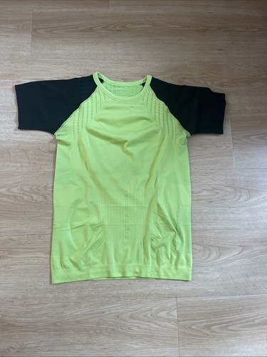 Neues shirt für sportliche - neues,